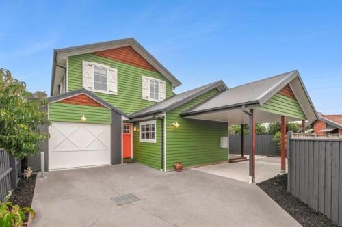 Peninsula Green Cottage for 14 guests Room Type - Five-Bedroom House