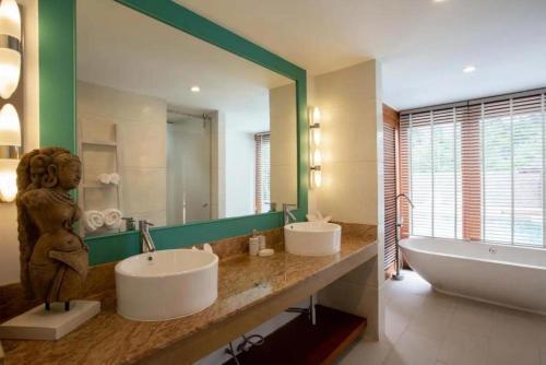 Beachfront 5Br Luxury Villa Sunsai Breakfast Incl - Tap to explore photos