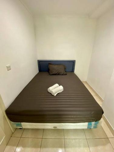 Apt Gading River View 2BR Wifi Pool - Tap to explore photos