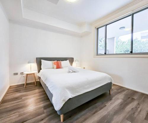North Shore hidden gem, cosy with free parking - Tap to explore photos