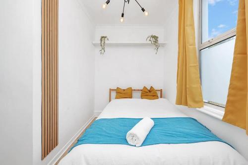 Enquires at The Panel by Harlington 8 Bed - Tap to explore photos