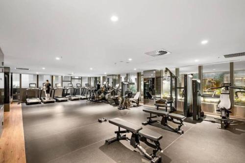Stunning CBD Pad Best City Location with Gym, Pool - Tap to explore photos