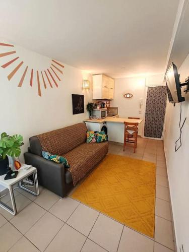 Le Sunshine - 2 people studio & Todler - Cosy - Porte des Lilas - Tap to explore photos