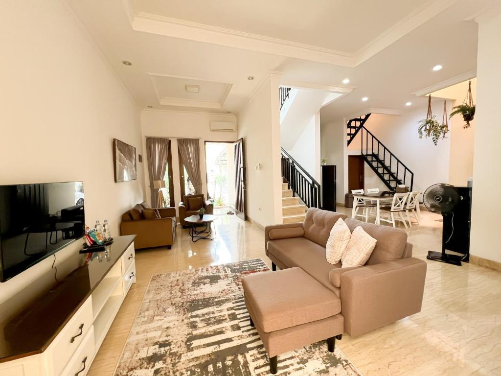 Durti Indah Homestay - Tap to explore photos