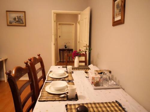 Cozy 2 bed villa in Narwee Room Type - Two-Bedroom Villa