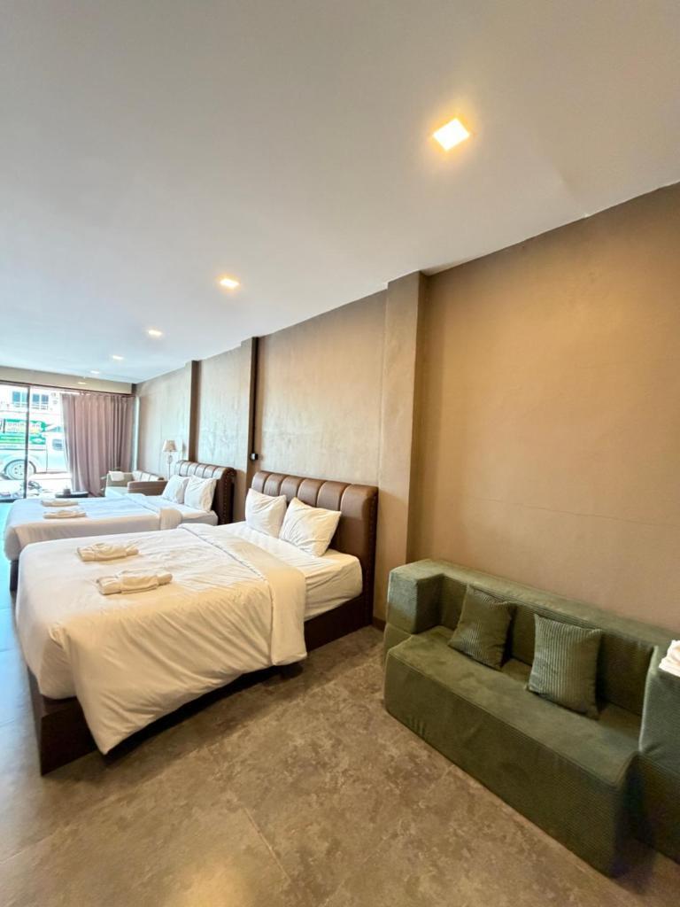 Big room in hotel - Tap to explore photos