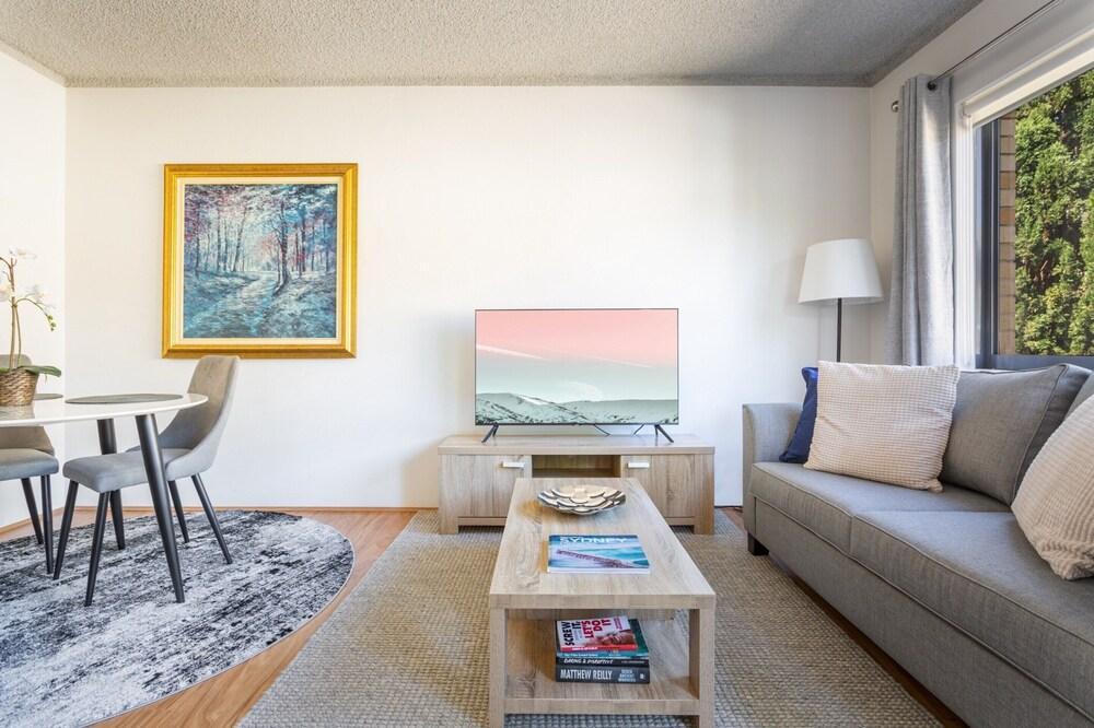 Unit With Balcony, Backyard and Parking Near Shops - Tap to explore photos