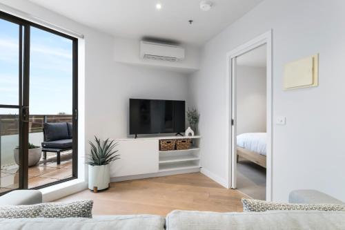 Stylish and Modern with Large Balcony, WiFi and Parking - Tap to explore photos