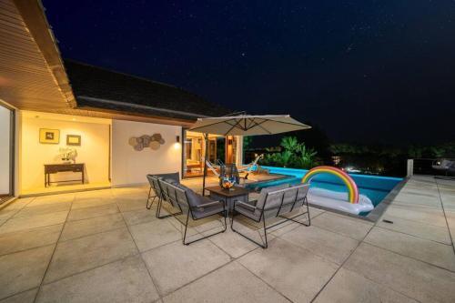 山海の夢 1600平豪华私人泳池别墅 15m超大泳池 步行海边 免费早餐 佣人