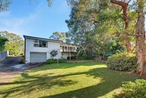 Fully Furnished 3 Bedroom Home - Tap to explore photos