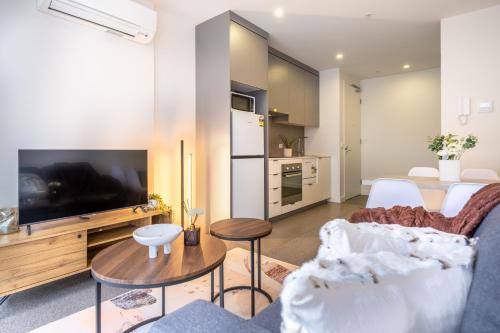 Adjacent To Flagstaff Gardens 1br In Cbd Melboure
