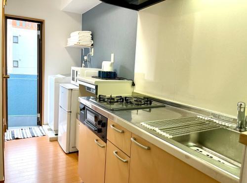 新宿一站5分钟-303-餐馆购物街-安静品质公寓-直达皇居秋叶原 Room Type - One-Bedroom Apartment