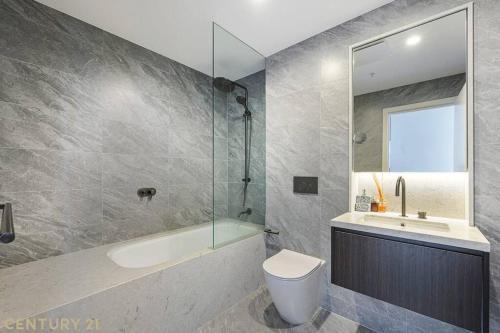 Premium 3Bed Luxury with Infinity Pool & Gym - Tap to explore photos