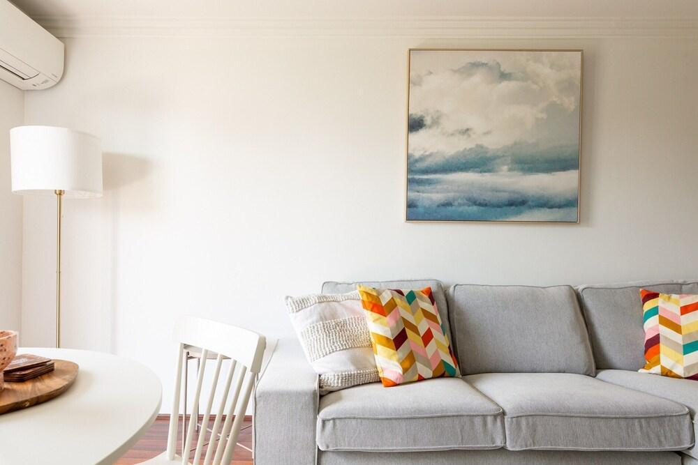 Green Views & Great Location: Inner-city 1-bed - Tap to explore photos