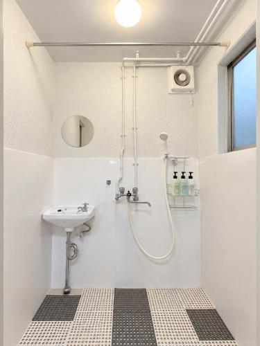 -Green Heights D- Within walking distance of Shin-Okubo Station - Tap to explore photos
