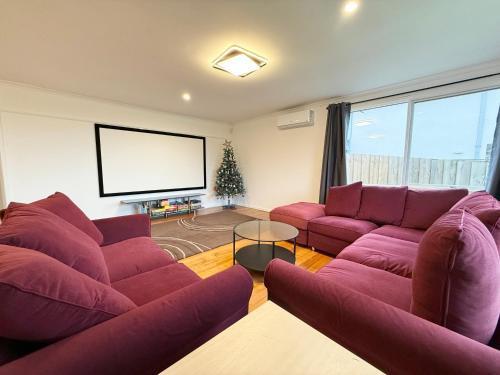 Sanrio Dream Villa Family Retreat with Views - Tap to explore photos