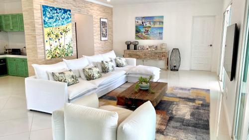 Ocean Bliss Beach House, 4 Bedrooms - Tap to explore photos