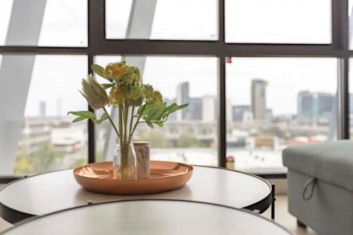 1 BRM 1 BATH, South Melbourne, Spacious, Balcony - Tap to explore photos