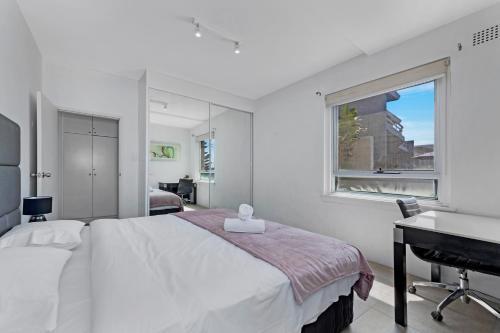 Ocean View 1 bedroom Private Apartment next to Maroubra Beach - Tap to explore photos