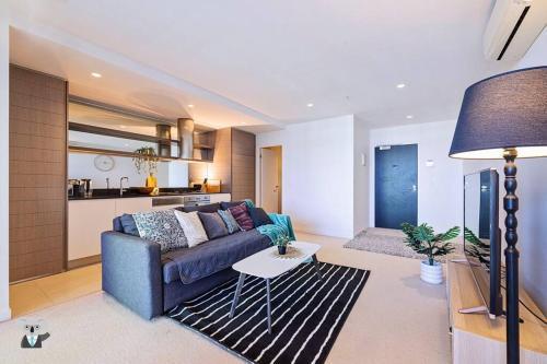 KozyGuru | Abbotsford | Cosy 1Bed Apt - Tap to explore photos