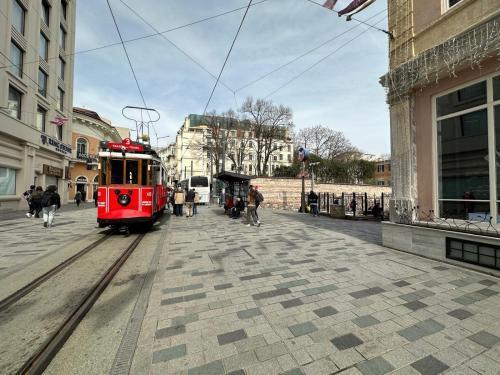 ŞAHİN PERA SUİT3 Central location 2 Br 3 Ac great apartment