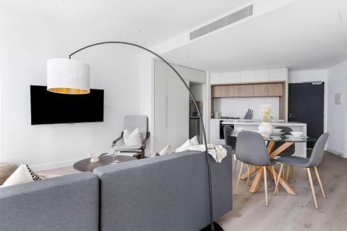 Chic 2BR Apt Opposite Southern Cross City Views - Tap to explore photos