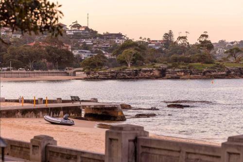 Balmoral Beach Front 2 Bedroom Waterview Mosman - Tap to explore photos