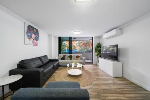 Delicated 3BR Apt with Parking & Darling Harbour-10mins walk - Tap to explore photos