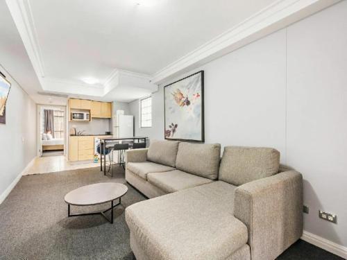 KozyGuru Sydney CBD Amazing 1Bed Apt NHA653-1202