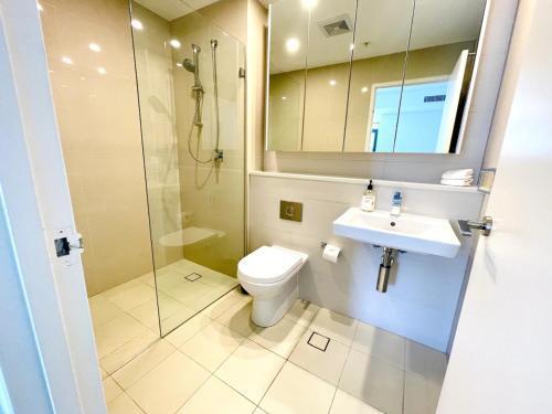 Astonishing waterview condo with Pool, Parking - Tap to explore photos