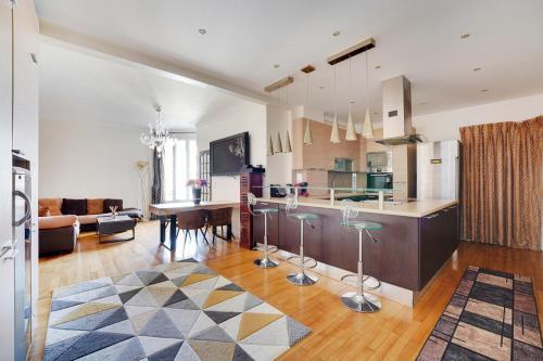 Joli 90m2 - 2 ch proche Champs-Elysees, climatise Room Type - Apartment Joli 90m2 - 2 ch proche Champs-Elysees, climatise Room Type - Apartment