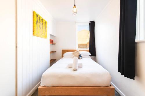 Royal Park Parkville - Apartment Near Melbourne CBD - Tap to explore photos