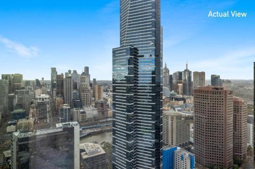 Aus108 - 1B1B with breathtaking city views