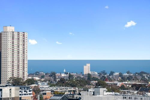 Central Southbank 1BR Apt with Balcony and Study Desk