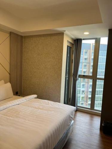 shanghai tower studio netflix sofabed Room Type - One-Bedroom Apartment shanghai tower studio netflix sofabed Room Type - One-Bedroom Apartment