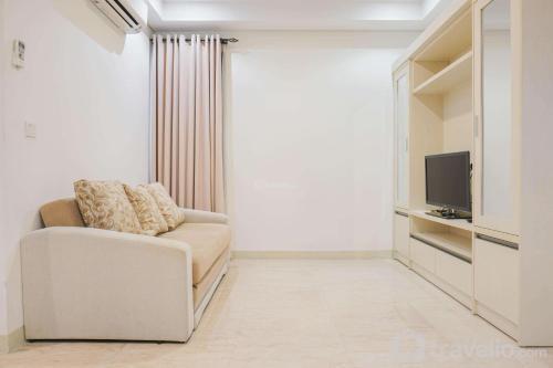 Fancy and Spacious 1BR Apartment at 26th Floor L'avenue By Travelio - Tap to explore photos