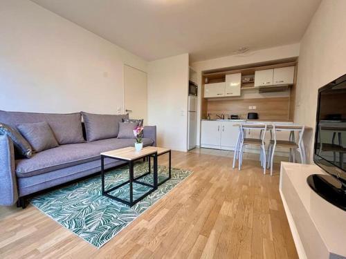 Entire appartment, 2 rooms confortable at Créteil - Tap to explore photos