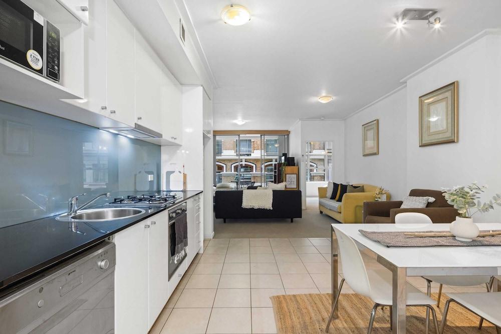 Spacious & Comfy Apt for 6 Next to Darling Harbour Room Type - Apartment (1 Bedroom) Spacious & Comfy Apt for 6 Next to Darling Harbour Room Type - Apartment (1 Bedroom)