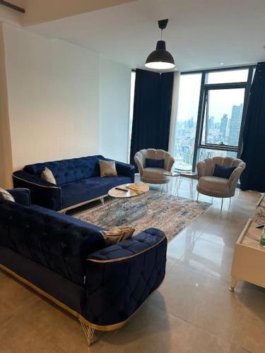 Enjoy luxury 46 floor apt gym spa - Tap to explore photos