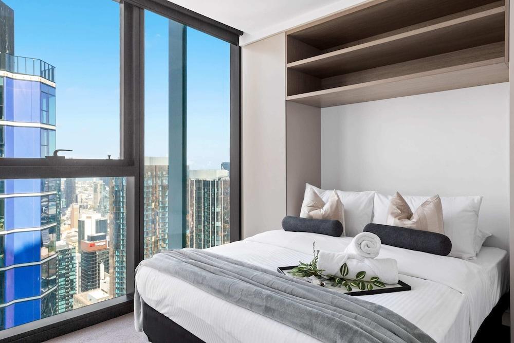A Cozy & Comfy 2BR Apt Up in the Clouds Near CBD - Tap to explore photos