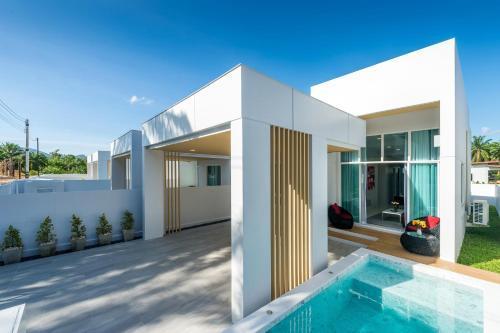 The Garnet Light Pool Villa Aonang-3BR Private Pool Villa Room Type - Three-Bedroom Villa
