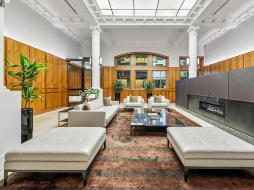 Superb CityView 2B2B apt CBD with Gym - Tap to explore photos