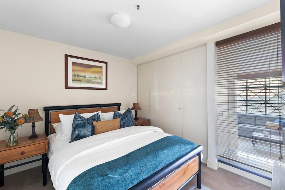 1-bedroom Unit in Classic Melbourne CBD Building! Room Type - Basic Apartment