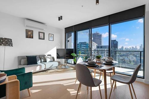 City View Central South Yarra One Bdr Apt TF1805 - Tap to explore photos