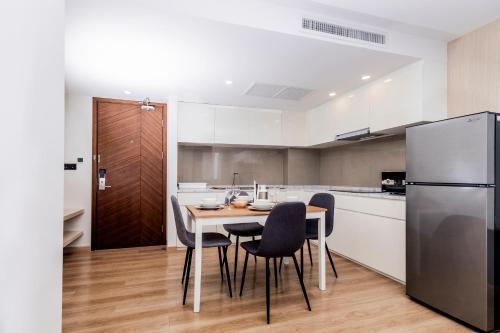 Duplex Liora 1BR PoolsGym Shuttle to Nai Harn - Tap to explore photos