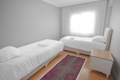 Large central apartment in a quiet area 40 - Tap to explore photos