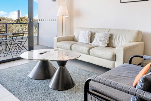Homebush 3 Bedroom Apt close to Olympic Park - Tap to explore photos