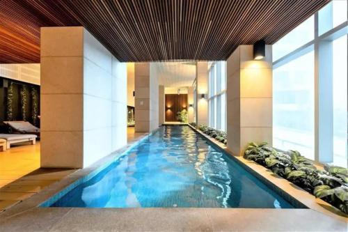 A Chic 2BR CBD Apartment Near Southern Cross - Tap to explore photos