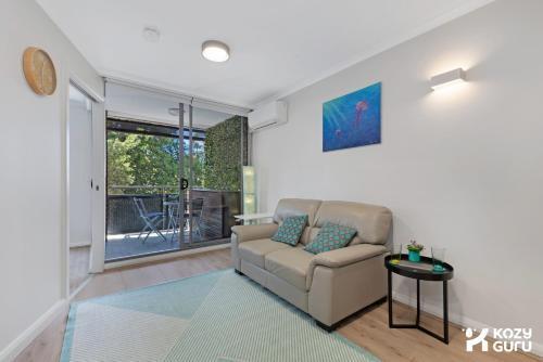 Kozyguru | Surry Hills | Prime Location & Parking - Tap to explore photos