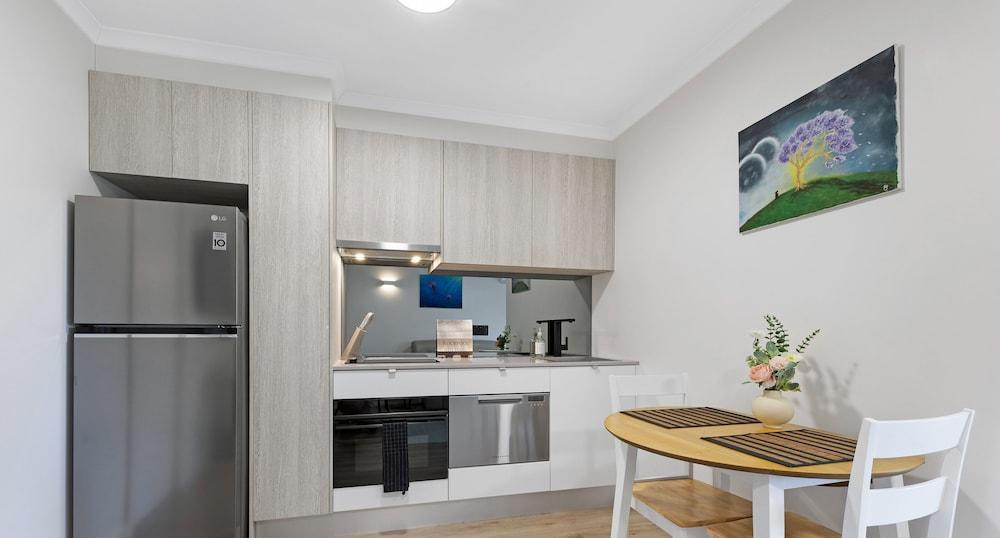 Kozyguru | Surry Hills | Prime Location & Parking - Tap to explore photos